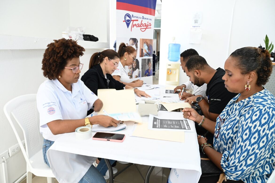 Ministerio de Trabajo invita a feria de empleo para Montecristi