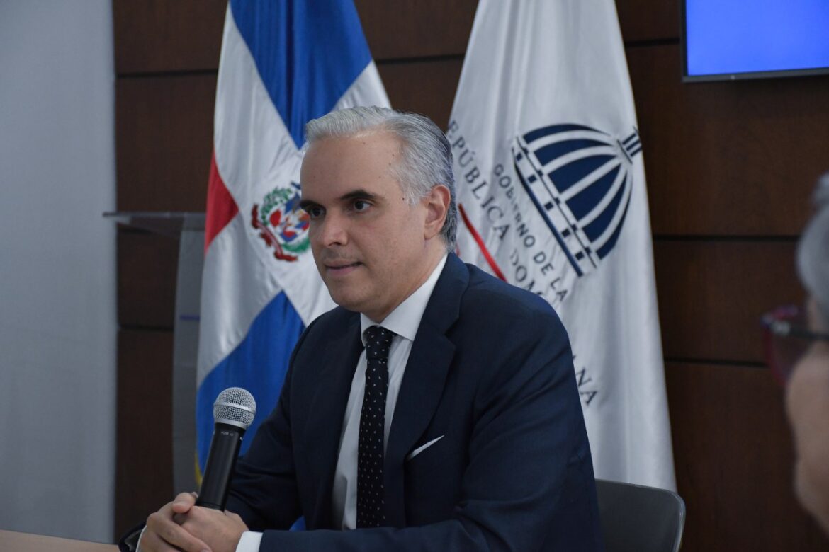 Luis Miguel De Camps es designado nuevo Ministro de Educación