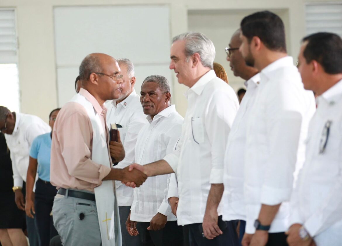 Presidente Abinader inaugura un Liceo Experimental, un Salón Multiuso de la UASD y un CAIPI, en San Cristóbal