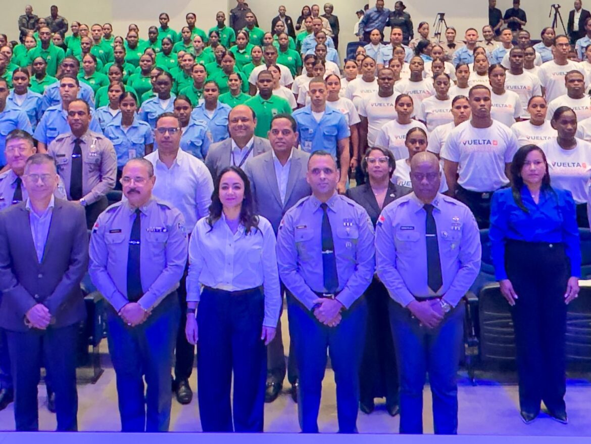 Gradúan 307 nuevos policías auxiliares que Irán a las calles a reforzar medidas preventivas  