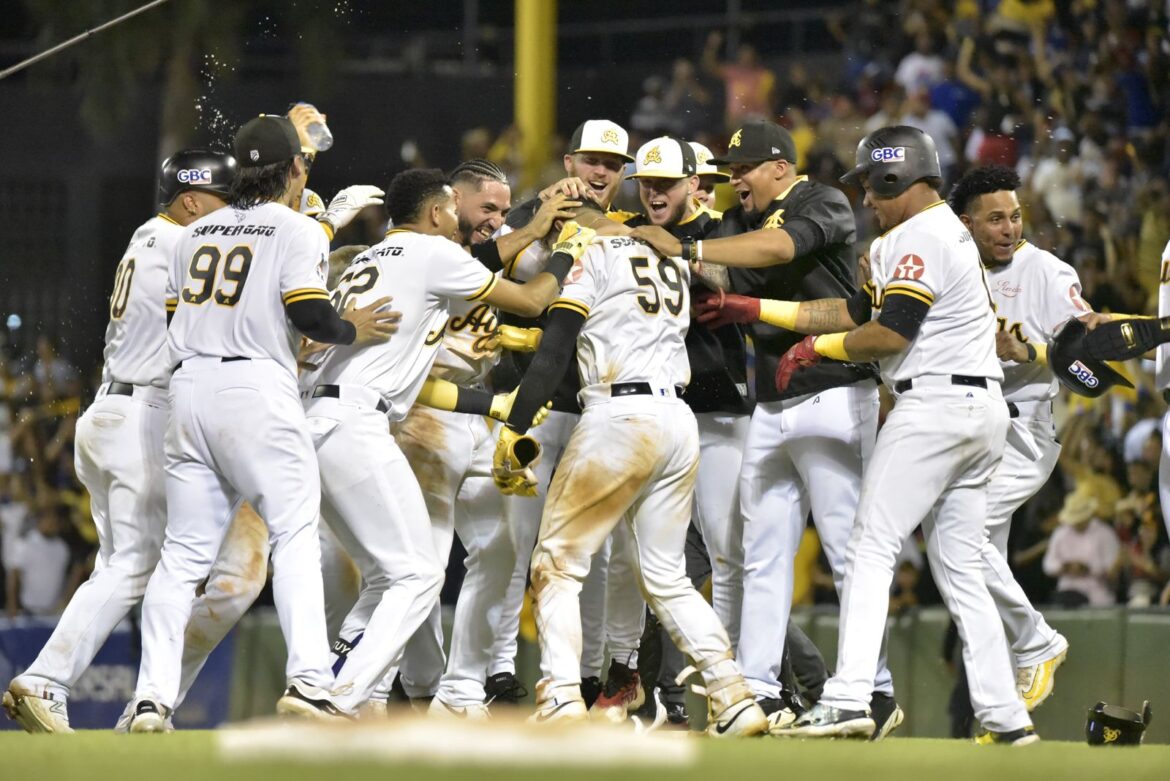 Águilas dejan en el terreno a los Tigres