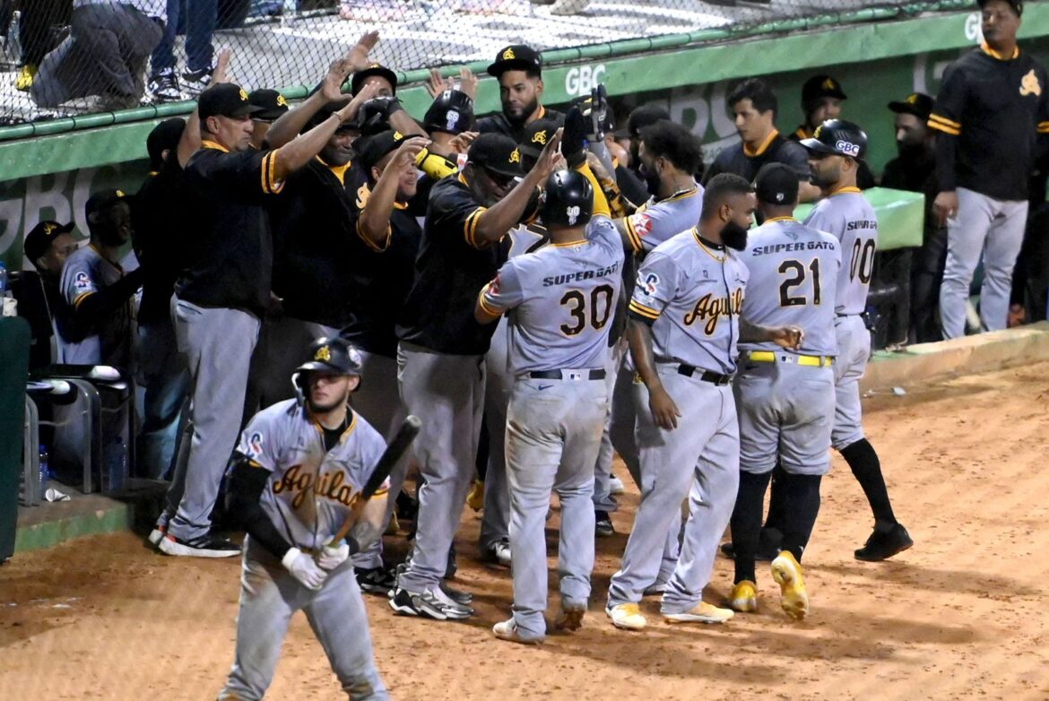 Águilas pasan a la semifinal tras vencer a Estrellas