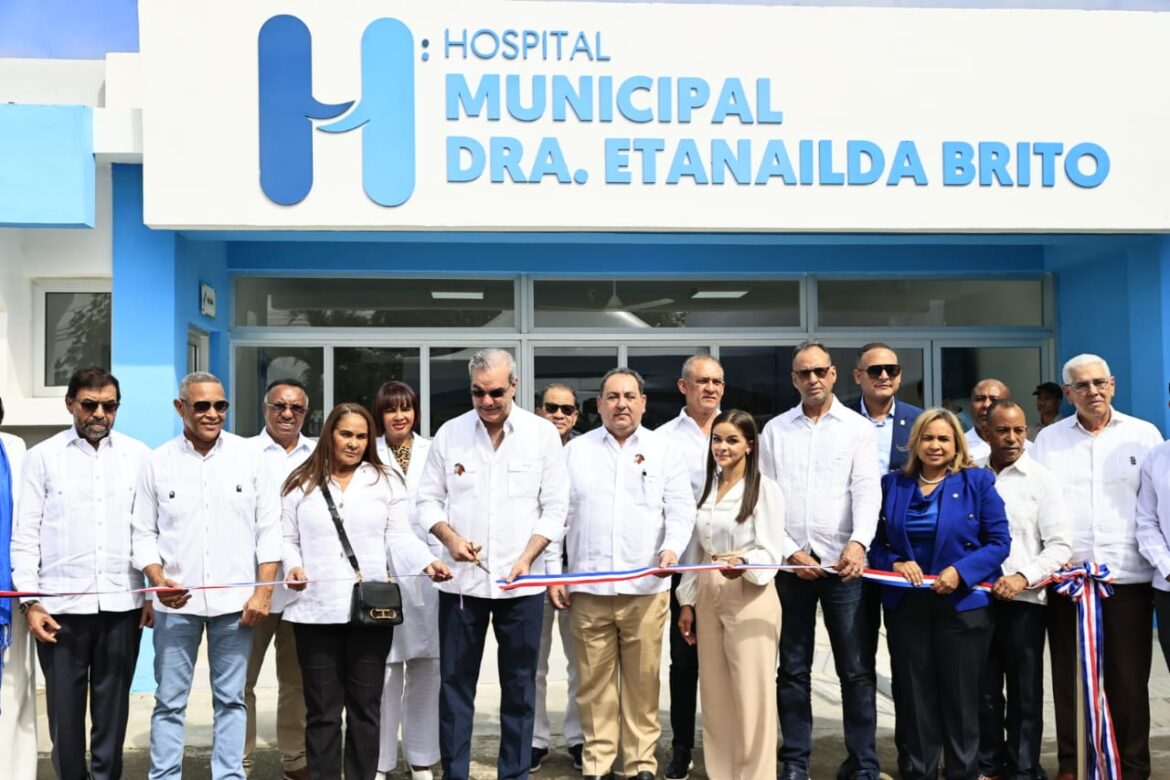 Presidente Abinader entrega ampliación de Emergencia y remozamiento general Hospital Etanailda Brito