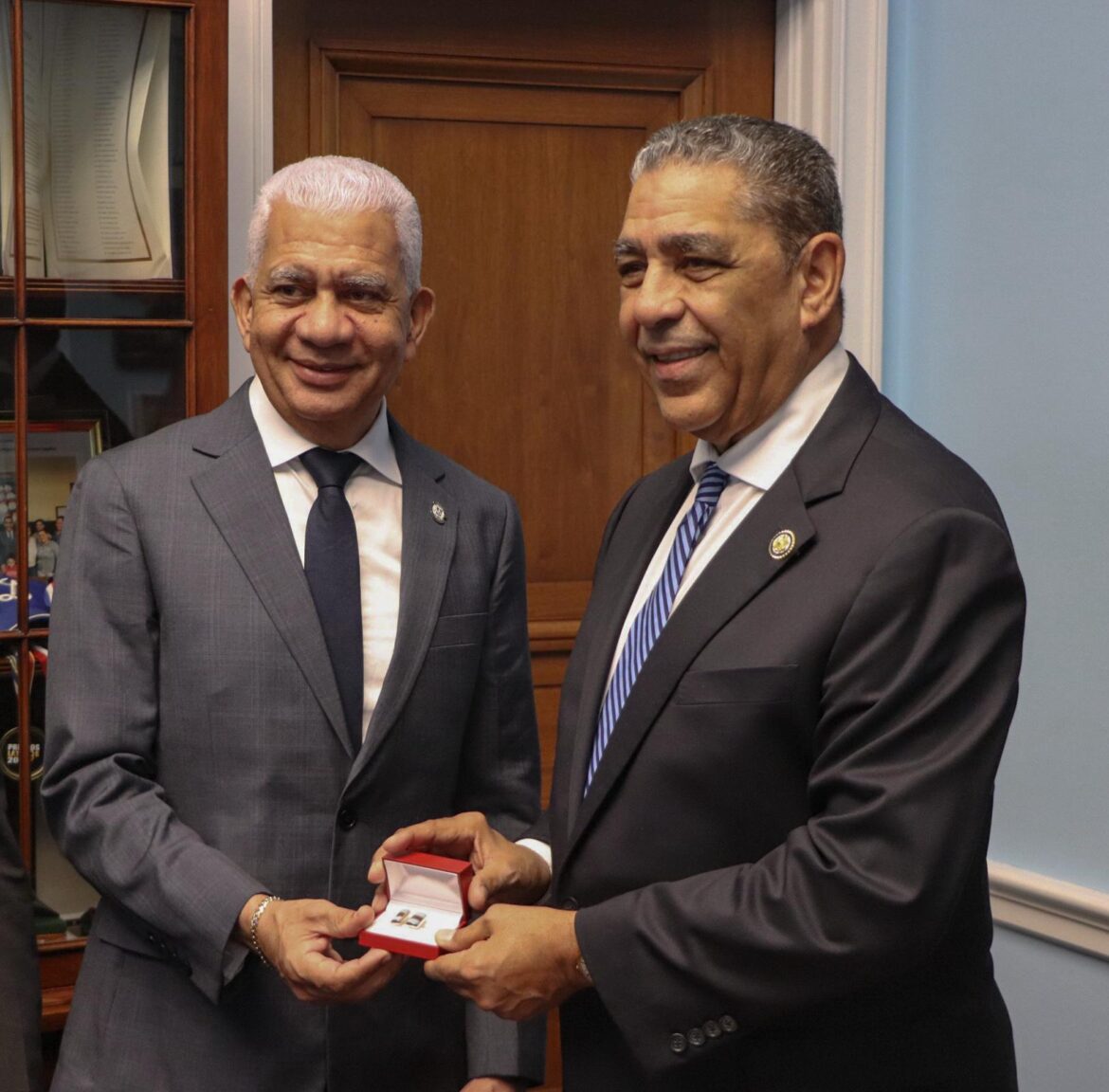 Presidente del Senado Ricardo de los Santos encabeza el VII Encuentro de Dominicanos en el Capitolio