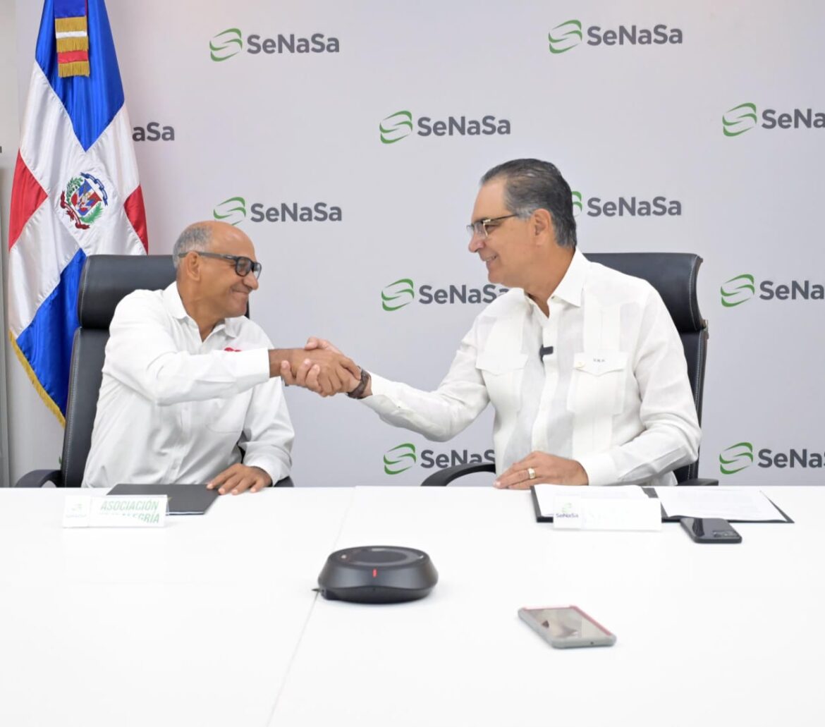 SeNaSa y Asociación Dominicana Fe y Alegría firman acuerdo para apoyar a estudiantes y familiares en zonas vulnerables