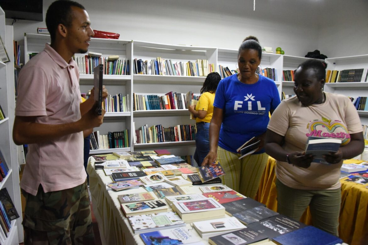 Más de diez mil libros gratis para los lectores en la Feria del Libro 2024 Más de diez mil libros gratis para los lectores en la Feria del Libro 2024