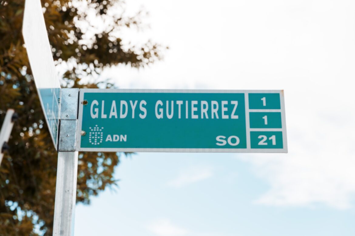 Alcaldía del Distrito Nacional develiza calle en honor a Gladys Gutiérrez