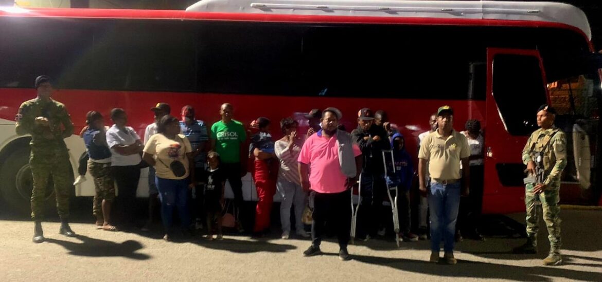 Apresan nacionales haitianos en condición migratoria irregular en Montecristi y San Juan de la Maguana